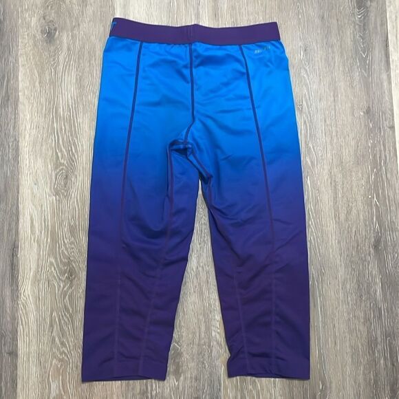 Nike Capri Tights - Picture 3 of 5